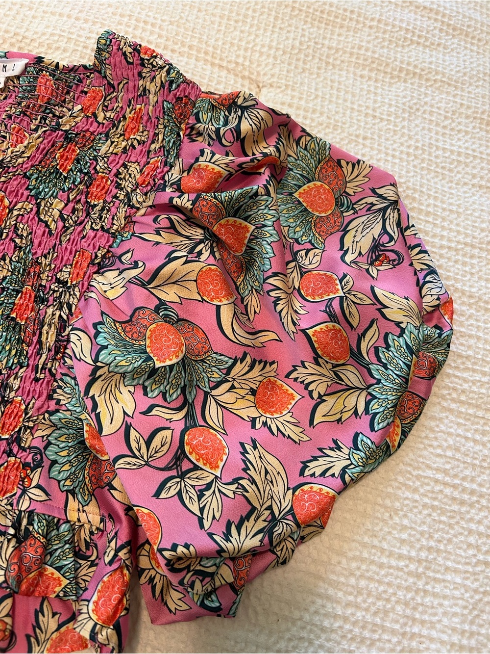 THML smocked gorgeous top - Picture 2 of 6